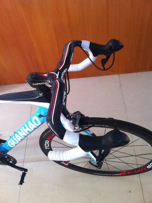 700C Bicycle Carbon Frame with Carbon Fibre Fork Material and Carbon Handlebar